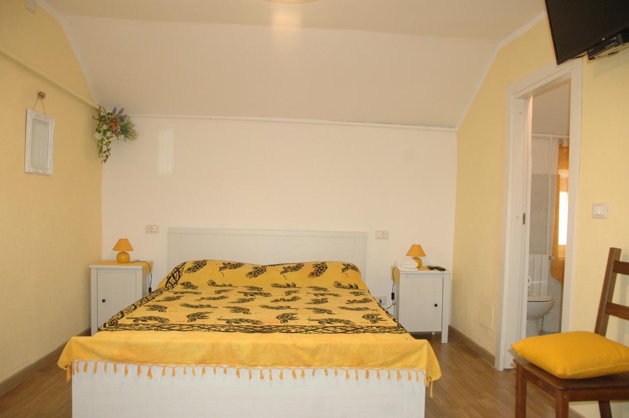 B&B Al Turchino E Area Picnic Mele Bagian luar foto